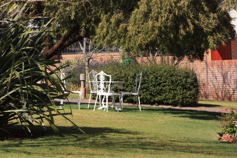 2 Bedroom Property for Sale in Langenhovenpark Free State